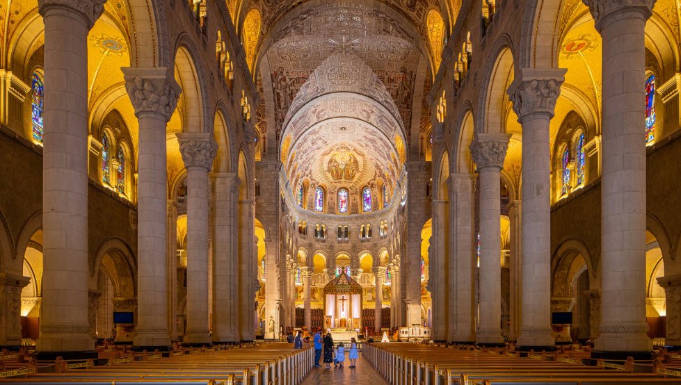 Basilique Sainte-Anne-de-Beaupré, Sainte-Anne-de-Beaupré, Quebec, Canada